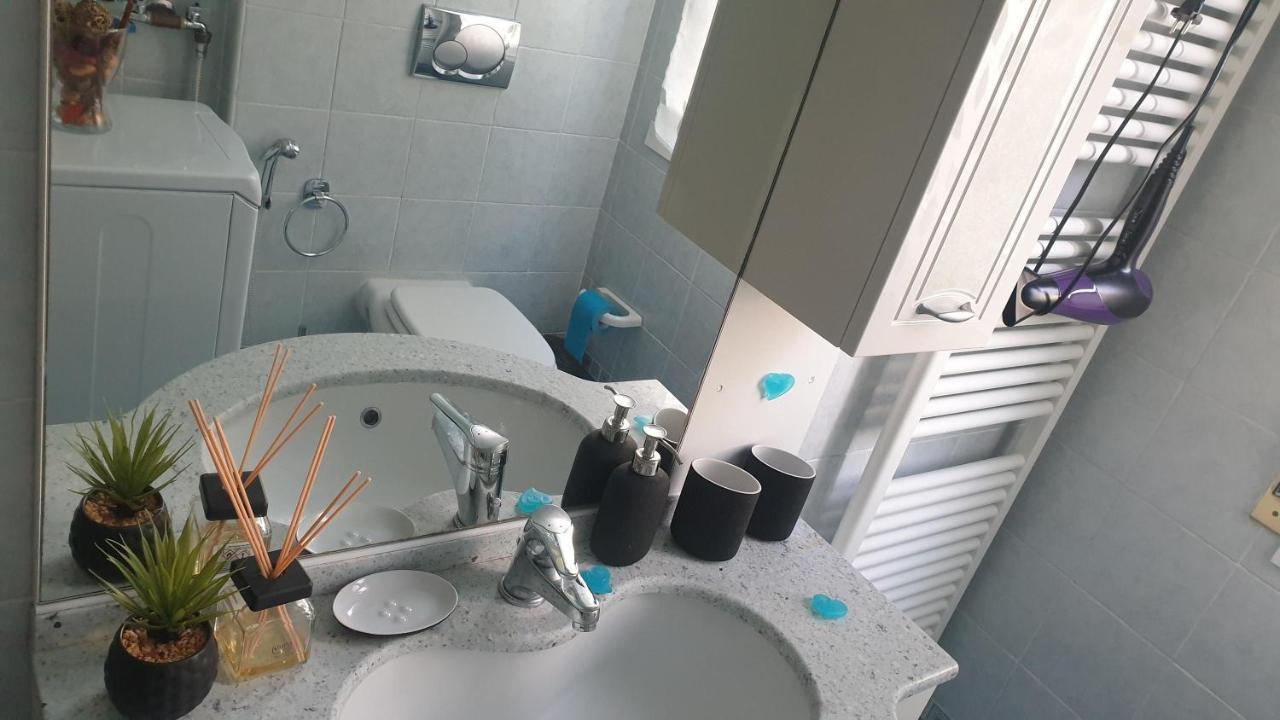 コモCasa Vacanze Serenaアパートメント エクステリア 写真